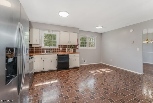 214 Powderhorn Dr, Lopatcong Twp., NJ 08865