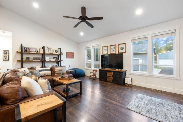 56253 Marsh Hawk Road, Bend, OR 97707