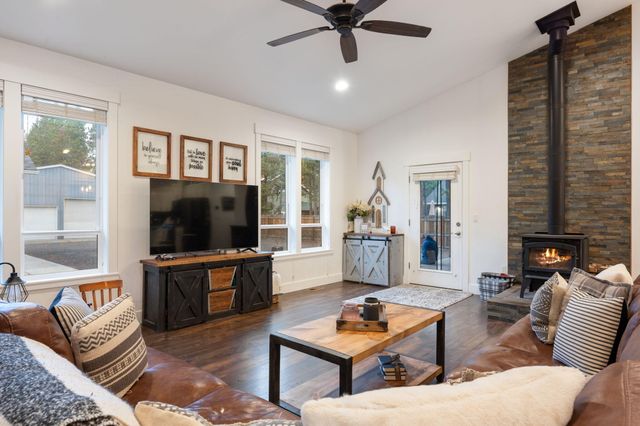 56253 Marsh Hawk Road, Bend, OR 97707