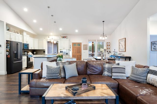 56253 Marsh Hawk Road, Bend, OR 97707