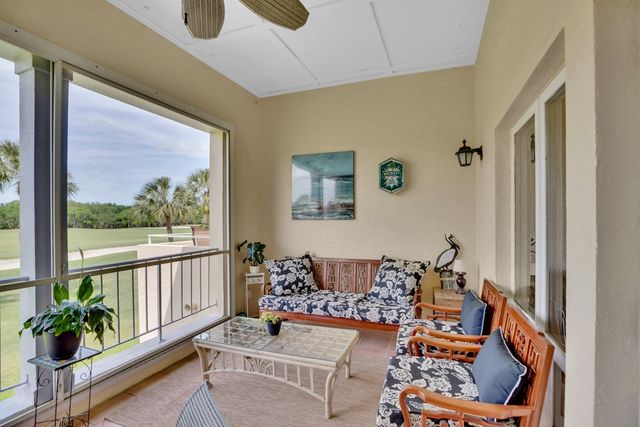 5020 Harmony Circle 201, Vero Beach, FL 32967