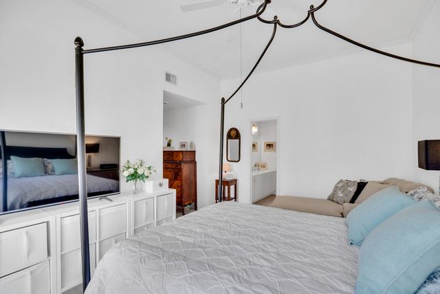 5020 Harmony Circle 201, Vero Beach, FL 32967