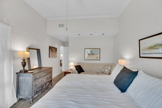 5020 Harmony Circle 201, Vero Beach, FL 32967