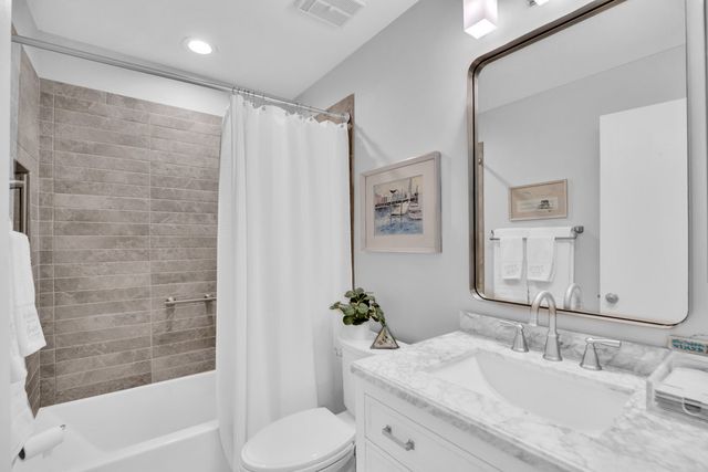 5020 Harmony Circle 201, Vero Beach, FL 32967