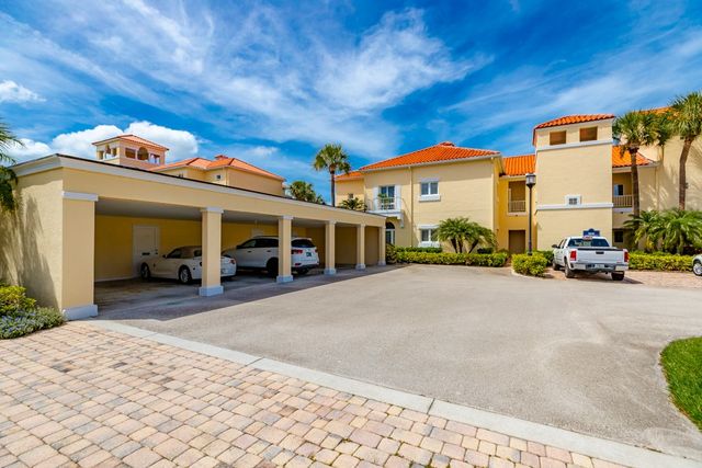 5020 Harmony Circle 201, Vero Beach, FL 32967