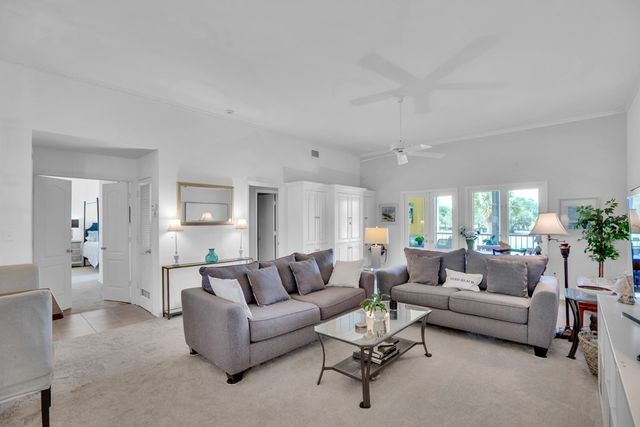 5020 Harmony Circle 201, Vero Beach, FL 32967