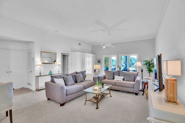 5020 Harmony Circle 201, Vero Beach, FL 32967