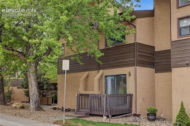 869 Pebblewood Drive, Colorado Springs, CO 80919