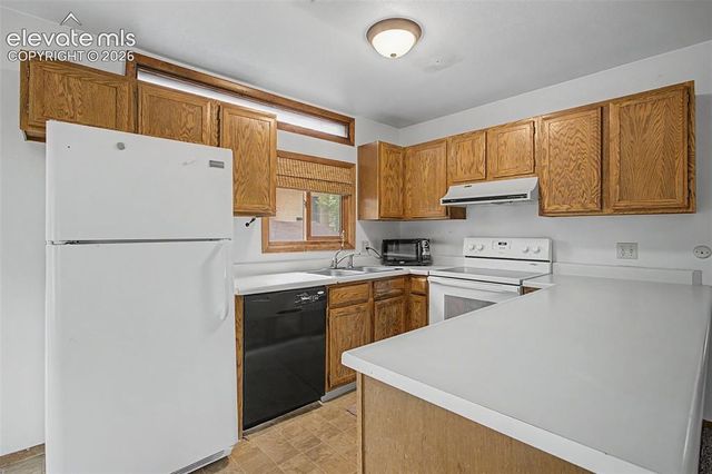 869 Pebblewood Drive, Colorado Springs, CO 80919