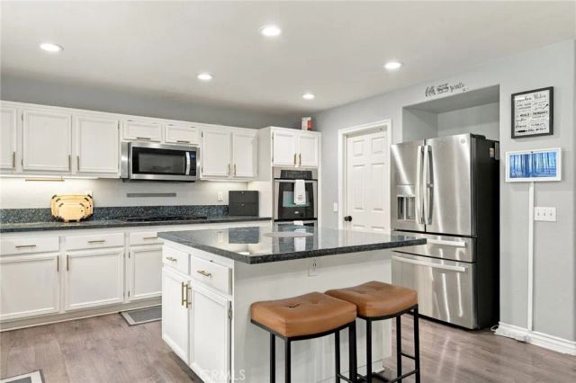 29074 Goldenstar Way, Murrieta, CA 92563