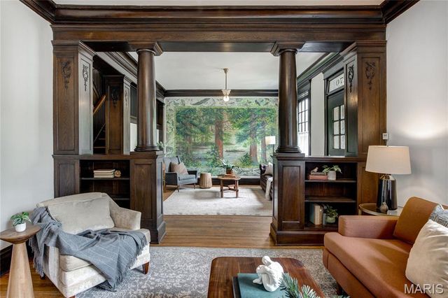 6170 McPherson Avenue, St Louis, MO 63112