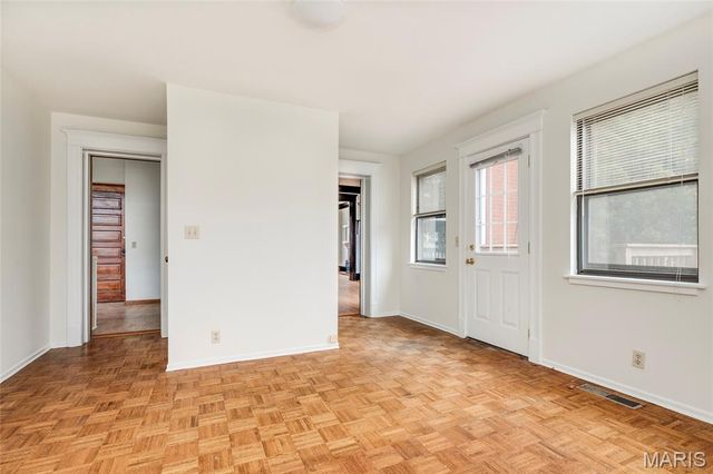 6170 McPherson Avenue, St Louis, MO 63112