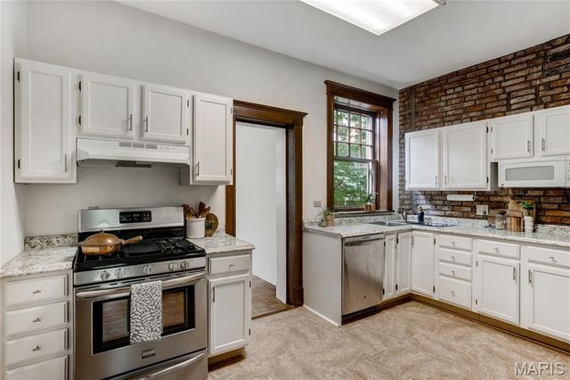 6170 McPherson Avenue, St Louis, MO 63112