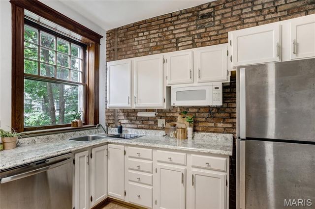 6170 McPherson Avenue, St Louis, MO 63112