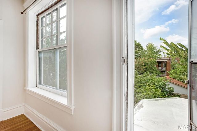 6170 McPherson Avenue, St Louis, MO 63112