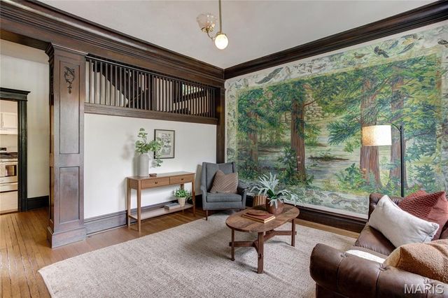 6170 McPherson Avenue, St Louis, MO 63112