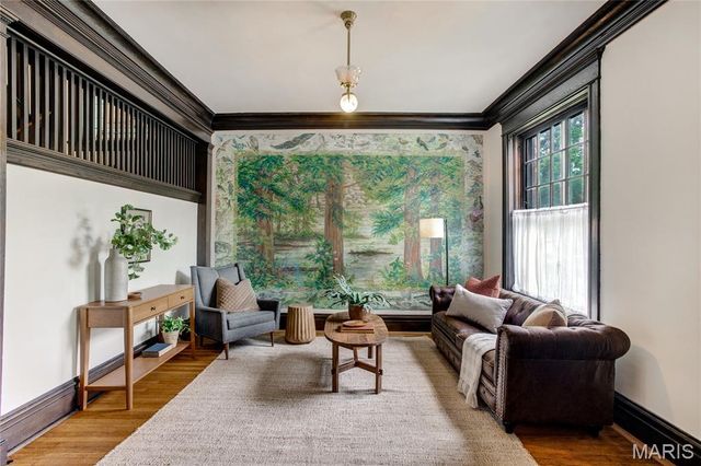 6170 McPherson Avenue, St Louis, MO 63112