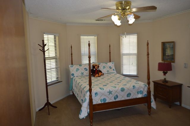 319 Secret Valley Dr, Kerrville, TX 78028