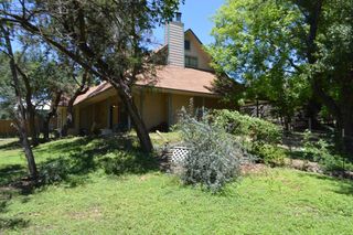 319 Secret Valley Dr, Kerrville, TX 78028