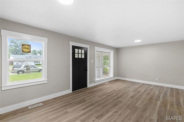 10 Belmont Drive, St Peters, MO 63376