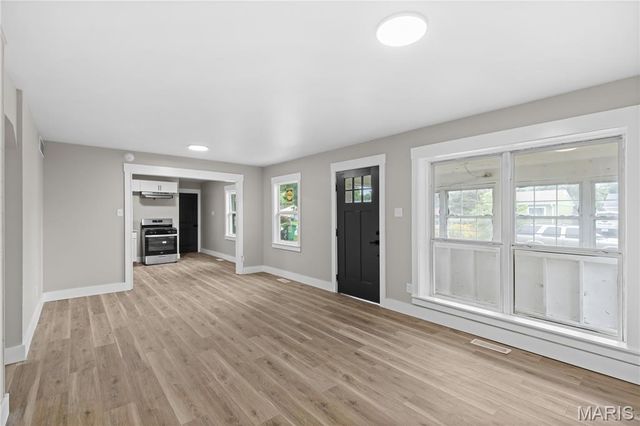 10 Belmont Drive, St Peters, MO 63376