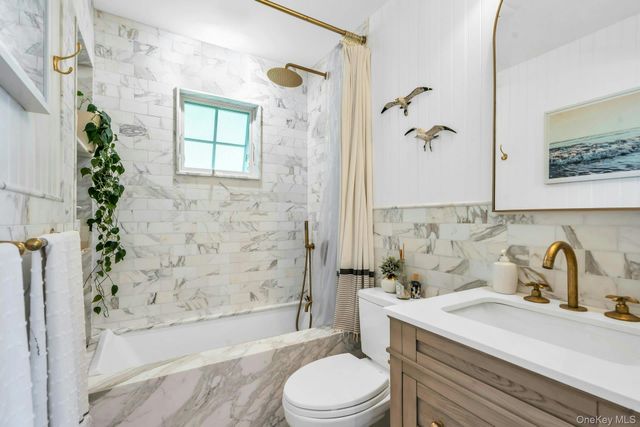 2705 W Creek Avenue, Cutchogue, NY 11935
