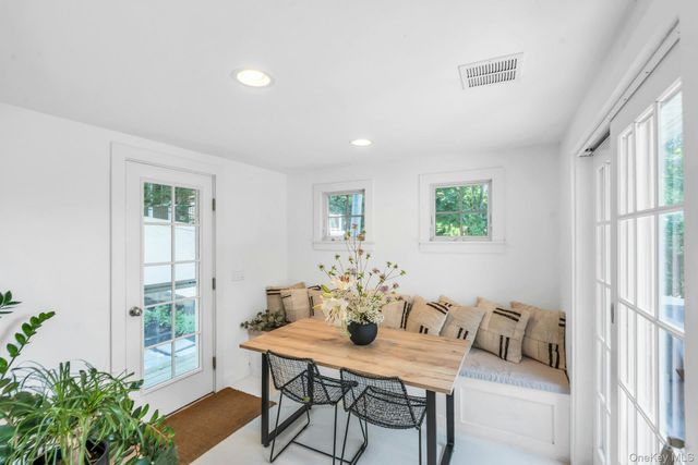 2705 W Creek Avenue, Cutchogue, NY 11935