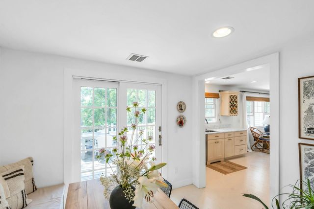 2705 W Creek Avenue, Cutchogue, NY 11935