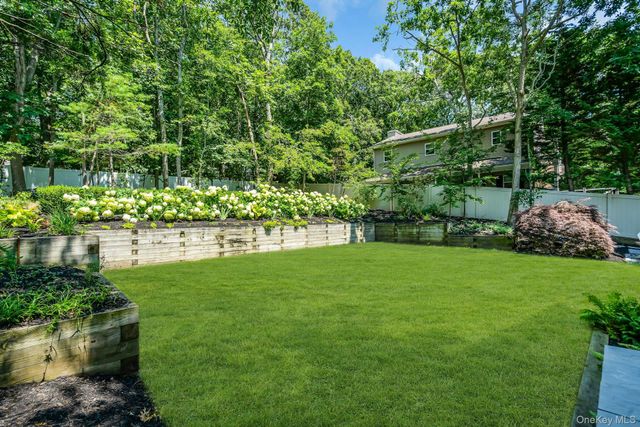 2705 W Creek Avenue, Cutchogue, NY 11935