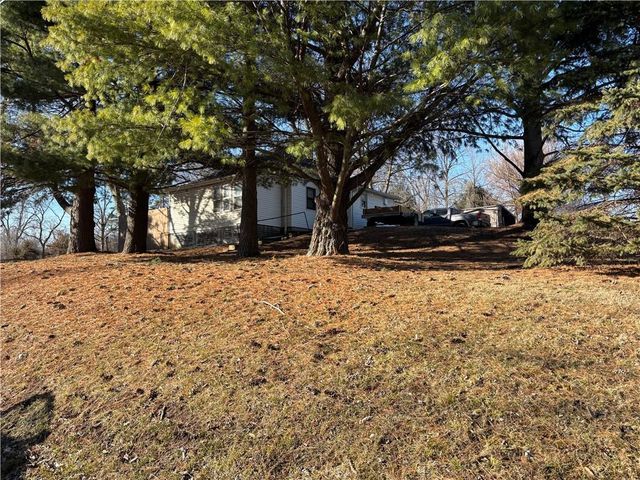 4502 Orchard Road, St Joseph, MO 64506