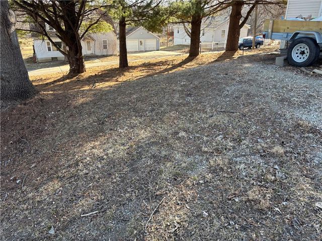 4502 Orchard Road, St Joseph, MO 64506