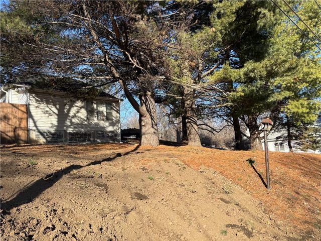 4502 Orchard Road, St Joseph, MO 64506