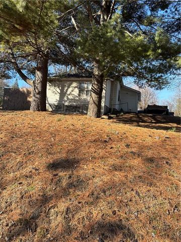 4502 Orchard Road, St Joseph, MO 64506