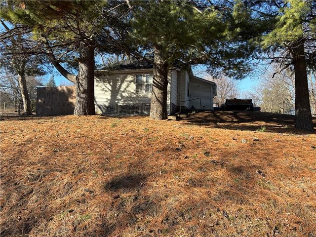 4502 Orchard Road, St Joseph, MO 64506