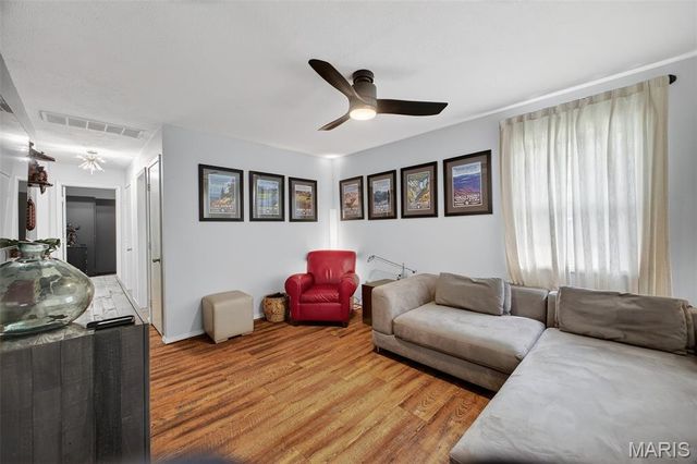 592 Center Avenue, Lebanon, MO 65536