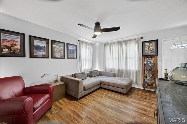 592 Center Avenue, Lebanon, MO 65536