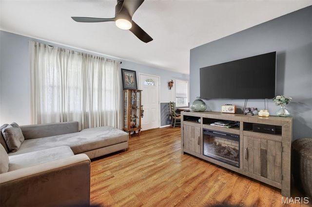 592 Center Avenue, Lebanon, MO 65536