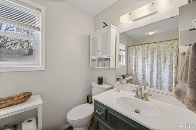 592 Center Avenue, Lebanon, MO 65536