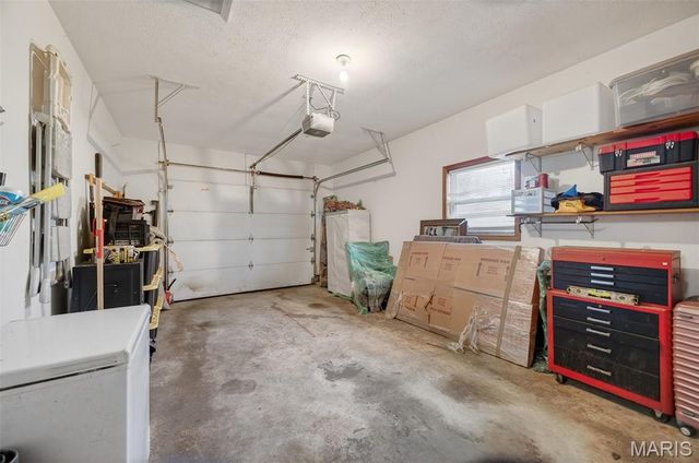 592 Center Avenue, Lebanon, MO 65536