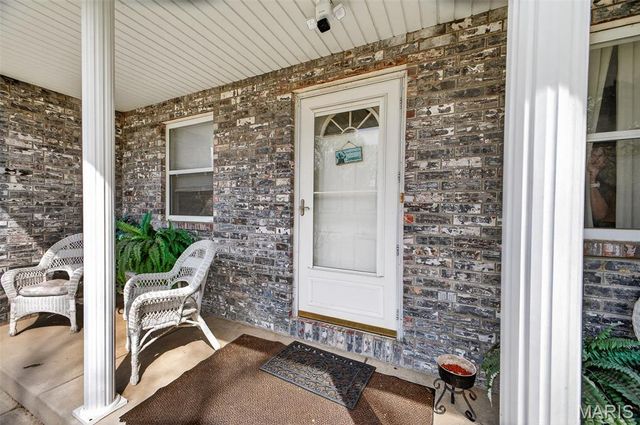 592 Center Avenue, Lebanon, MO 65536