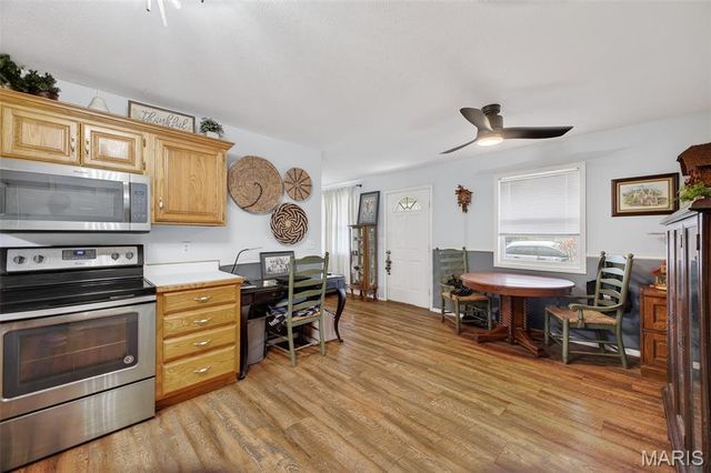 592 Center Avenue, Lebanon, MO 65536