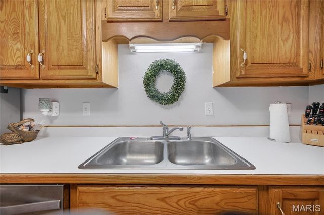 592 Center Avenue, Lebanon, MO 65536