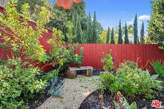 930 S Ridgeley Drive, Los Angeles, CA 90036