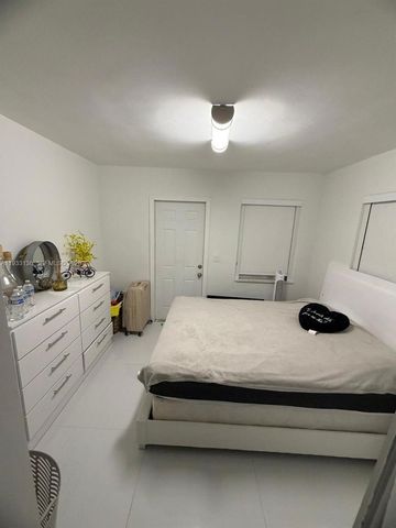 5168 E 8th Ln, Hialeah, FL 33013