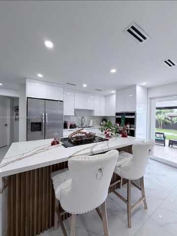 5168 E 8th Ln, Hialeah, FL 33013