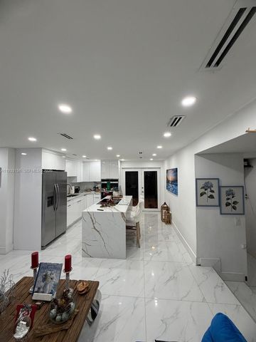 5168 E 8th Ln, Hialeah, FL 33013