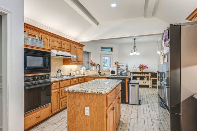 1807 Valley View Drive, Cedar Hill, TX 75104