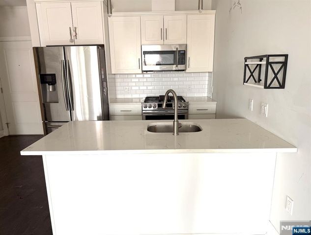 1901 Summit Avenue 301, Union City, NJ 07087