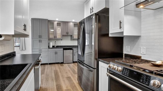 3352 McIvor Street, Eau Claire, WI 54701