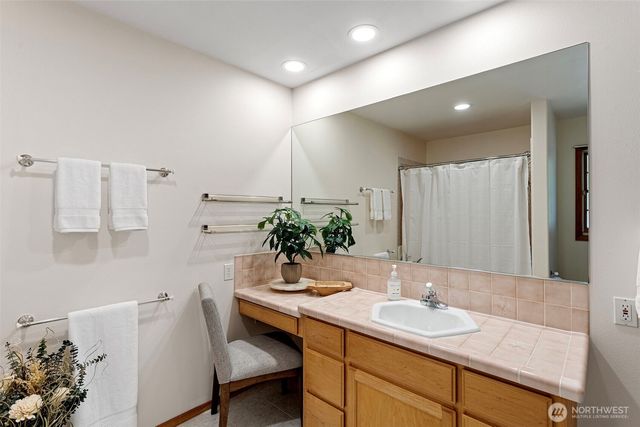 7810 175th Street SW, Edmonds, WA 98026